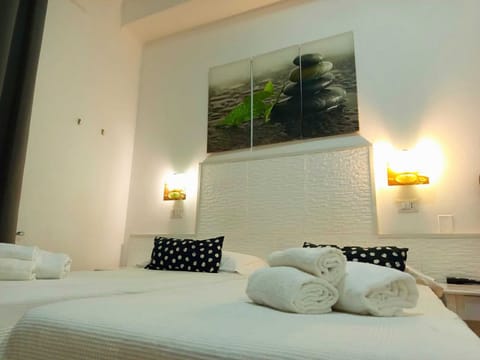 Basic Double Room, 1 Double or 2 Twin Beds, Non Smoking | Down comforters, in-room safe, desk, free WiFi