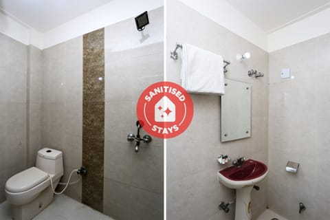 Double or Twin Room | Bathroom | Shower, free toiletries, towels