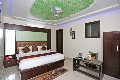 Deluxe Double or Twin Room, 1 King Bed | Free WiFi, bed sheets