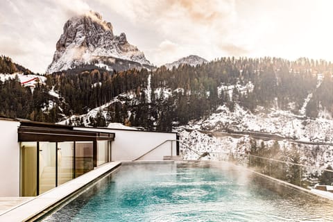 Exercise/lap pool