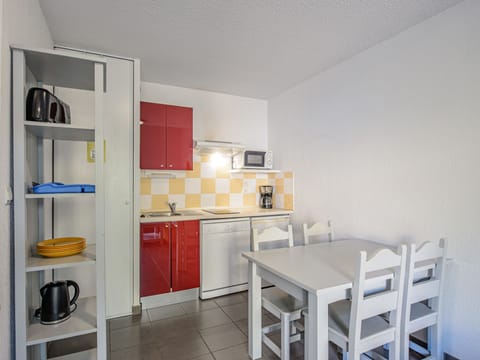 Maison 1 chambre 4 personnes | Private kitchen | Fridge, microwave, stovetop, dishwasher