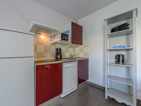 Maison 2 chambres 6 personnes | Private kitchen | Fridge, microwave, stovetop, dishwasher