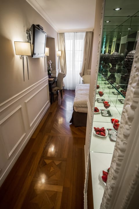 Classic Double or Twin Room | Premium bedding, down comforters, Select Comfort beds, minibar