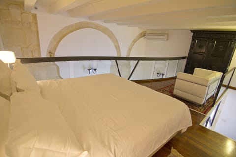 Executive Double Room | In-room safe, iron/ironing board, free cribs/infant beds, free WiFi