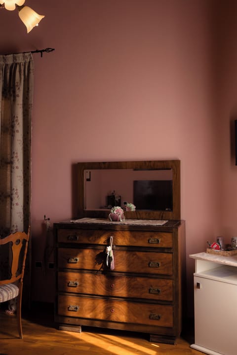 Premium bedding, Select Comfort beds, minibar, in-room safe