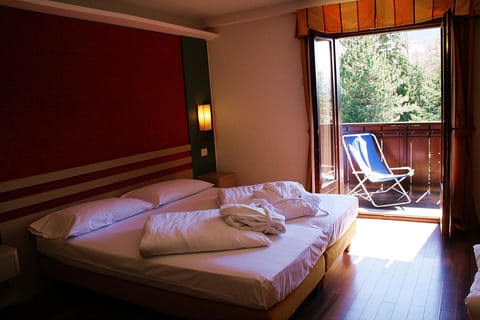 Superior Double Room | Minibar, in-room safe, desk, free WiFi