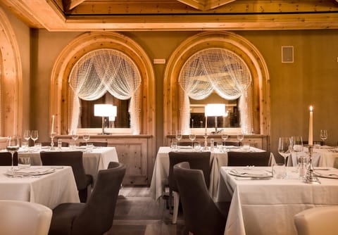 Lunch and dinner served