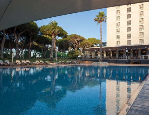 Seasonal outdoor pool, sun loungers