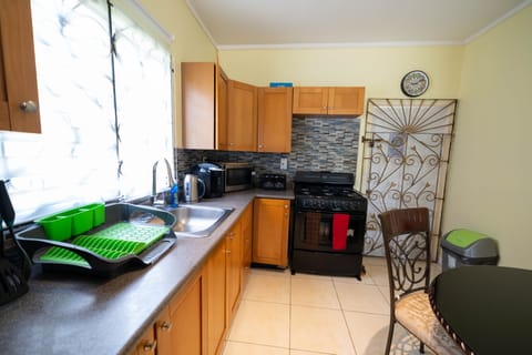 Elite Room, 2 Bedrooms, Garden View, Garden Area | Private kitchen | Fridge, microwave, oven, stovetop