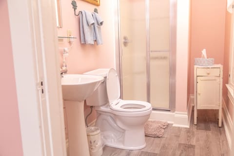 Magnolia Room , Second Floor | Bathroom | Shower, free toiletries, hair dryer, towels