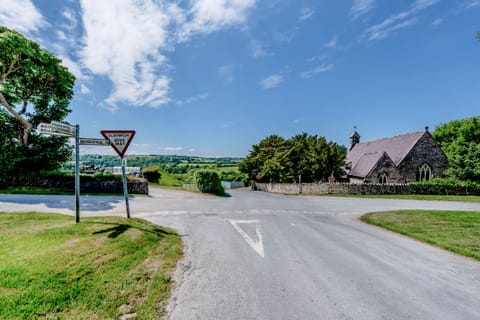 Cottage | Property grounds