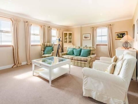 Cottage | 3 bedrooms, individually decorated, individually furnished