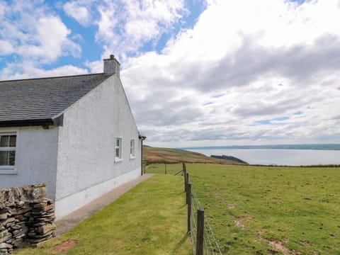 Cottage | Property grounds