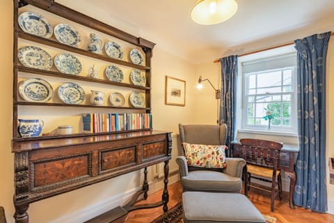 Cottage | Living room | DVD player, table tennis