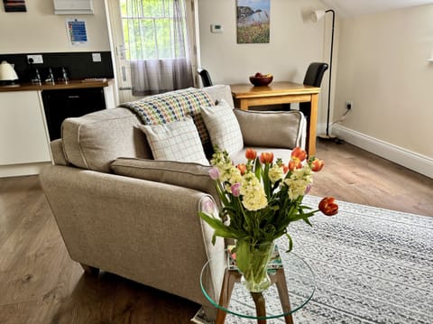 Cottage | Living area | TV, DVD player