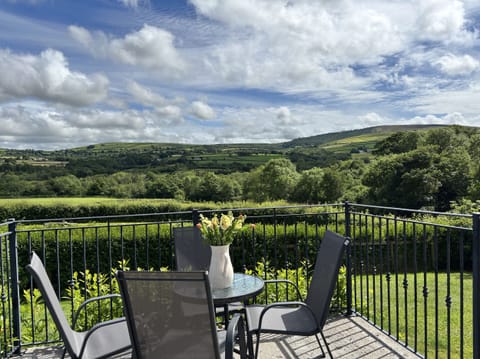 Cottage | Outdoor dining