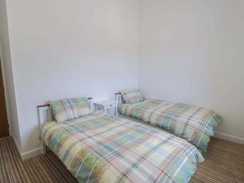 Cottage | 2 bedrooms, individually decorated, individually furnished, free WiFi