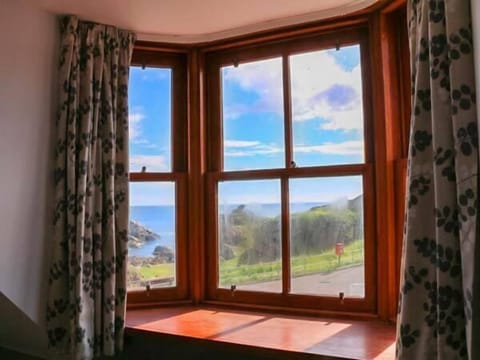 Cottage | 2 bedrooms, individually decorated, individually furnished, free WiFi