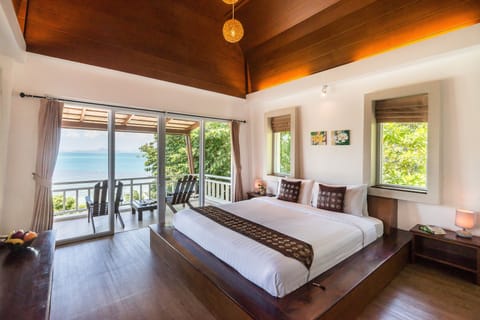 The Cliff Bungalow | Select Comfort beds, minibar, in-room safe, desk