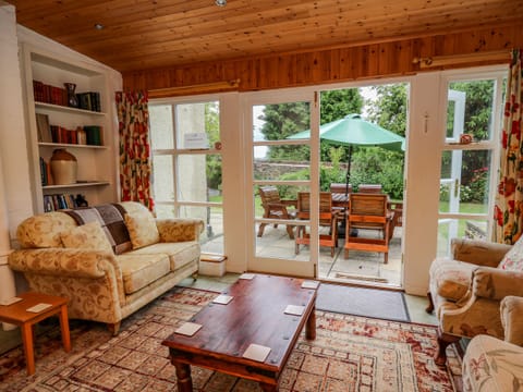 Cottage | Living room | TV, DVD player