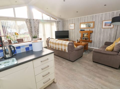 Cottage | Living area | TV, DVD player