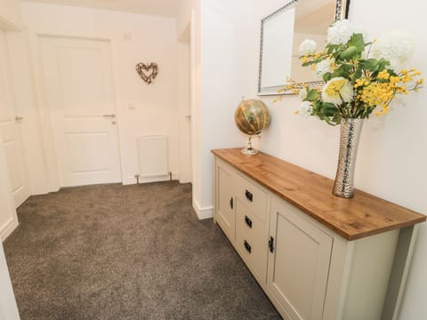 Cottage | 2 bedrooms, individually decorated, individually furnished, free WiFi