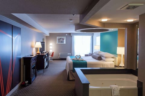 Superior Suite, 1 King Bed, Non Smoking, Fireplace | Premium bedding, in-room safe, desk, blackout drapes