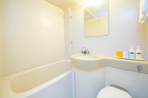 Combined shower/tub, free toiletries, hair dryer, bathrobes