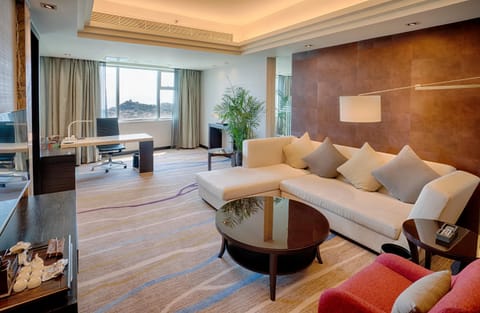 Royal Suite, Sea View | Living area