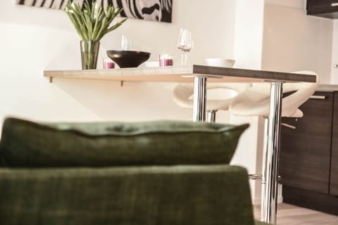 Apartment, Ensuite (Flat Moliere) | Living area | Flat-screen TV