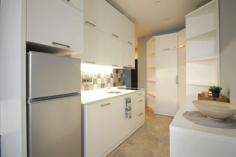 Apartment, 1 Bedroom | Private kitchen | Fridge, oven, stovetop, electric kettle