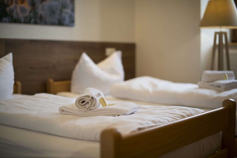 Twin Room | Premium bedding, desk, iron/ironing board, free WiFi