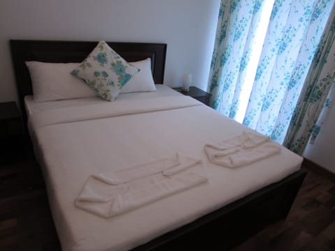 Family Apartment, 2 Bedrooms | 2 bedrooms, premium bedding, desk