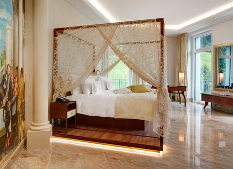 Presidential Room, Lake View (Residence) | Minibar, in-room safe, desk, soundproofing