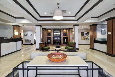 Lobby lounge