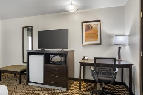 Premium bedding, in-room safe, blackout drapes, iron/ironing board