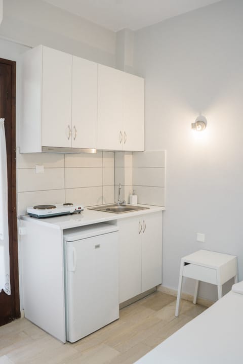 Standard Studio | Private kitchenette | Fridge