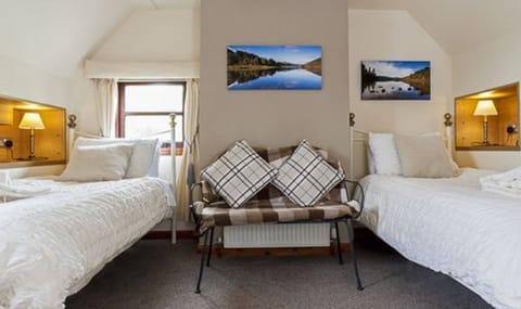 Classic Twin Room (Loch Tarff) | Premium bedding, individually decorated, individually furnished