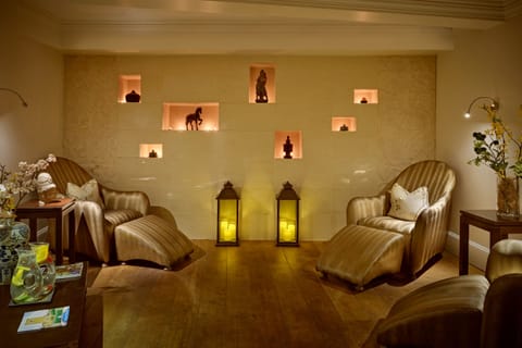 Couples treatment rooms, sauna, spa tub, steam room, Turkish bath