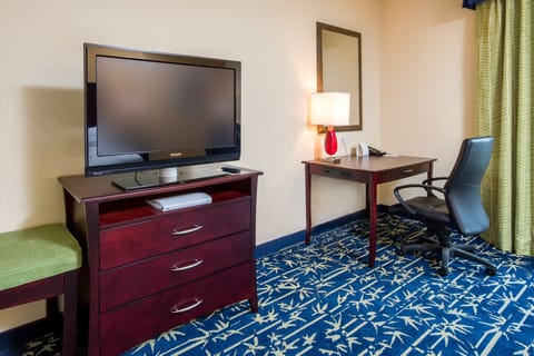 Standard Room, 1 King Bed, Accessible (Communications, Accessible Tub) | Room amenity