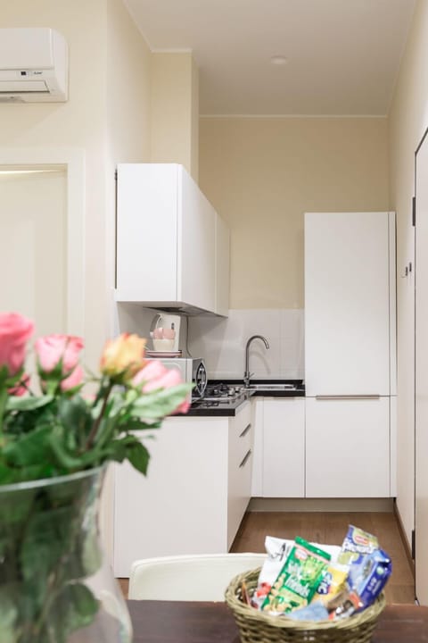 Standard Studio | Private kitchen | Coffee/tea maker, electric kettle