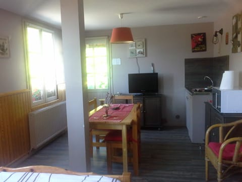 Standard Studio (No.1&3) | Living area | Flat-screen TV