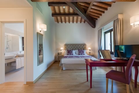 Premium bedding, minibar, in-room safe, individually decorated