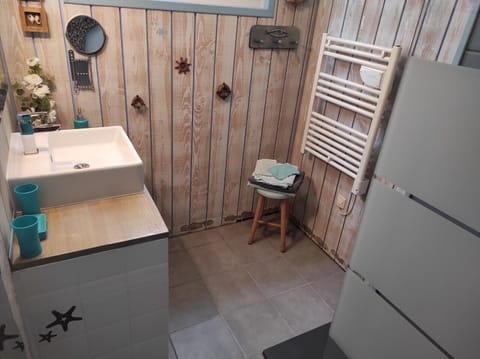 Superior Double Room (Armor) | Bathroom sink