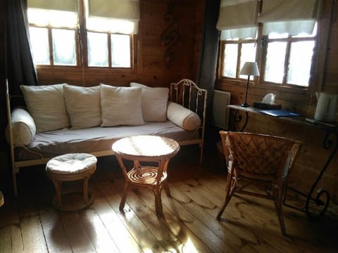 Chalet (Provencal) | Living area