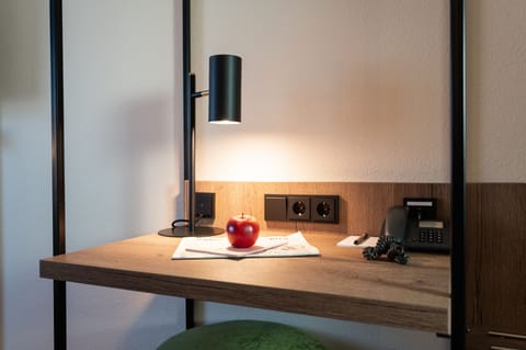 Double Room | Hypo-allergenic bedding, blackout drapes, soundproofing, free WiFi