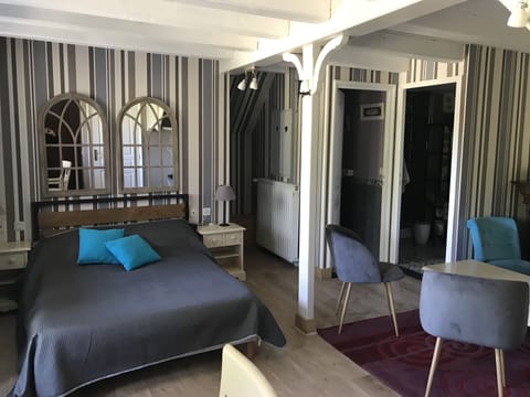 Family Room | Soundproofing, free cribs/infant beds, rollaway beds, free WiFi