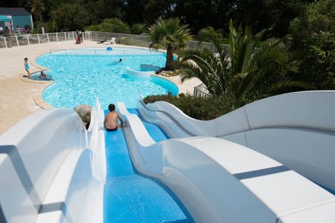 Seasonal outdoor pool, open 10 AM to 8 PM, pool umbrellas, sun loungers