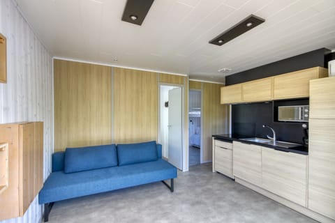 Chalet (Floating) | Living area | Table tennis