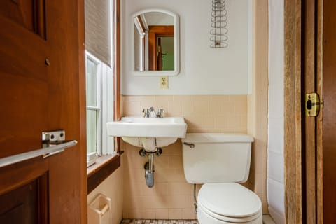 Room, 1 Queen Bed, Private Bathroom (#53 Annex Building) | Bathroom | Shower, free toiletries, towels